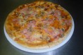 3. PIZZA HAWAII 122,-Kč 